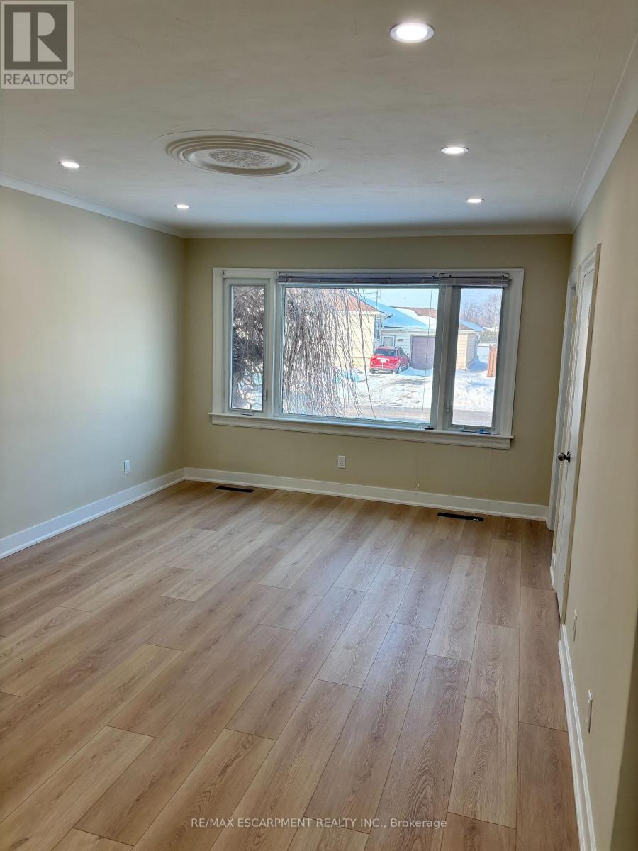 Main - 98 Brady Street, Port Colborne, Ontario  L3K 3R6 - Photo 5 - X12792674