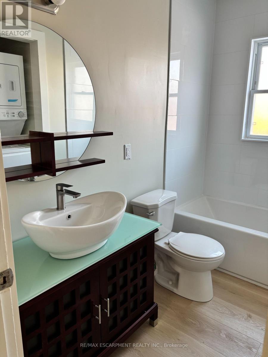 Main - 98 Brady Street, Port Colborne, Ontario  L3K 3R6 - Photo 7 - X12792674