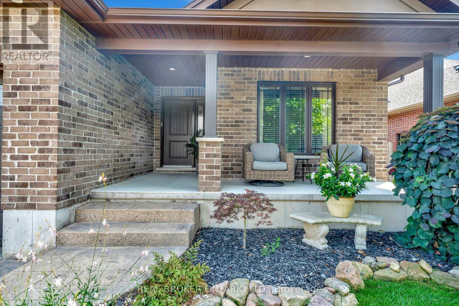 304 Courtland Street, Norfolk, Ontario  N4B 0A8 - Photo 3 - X12792684