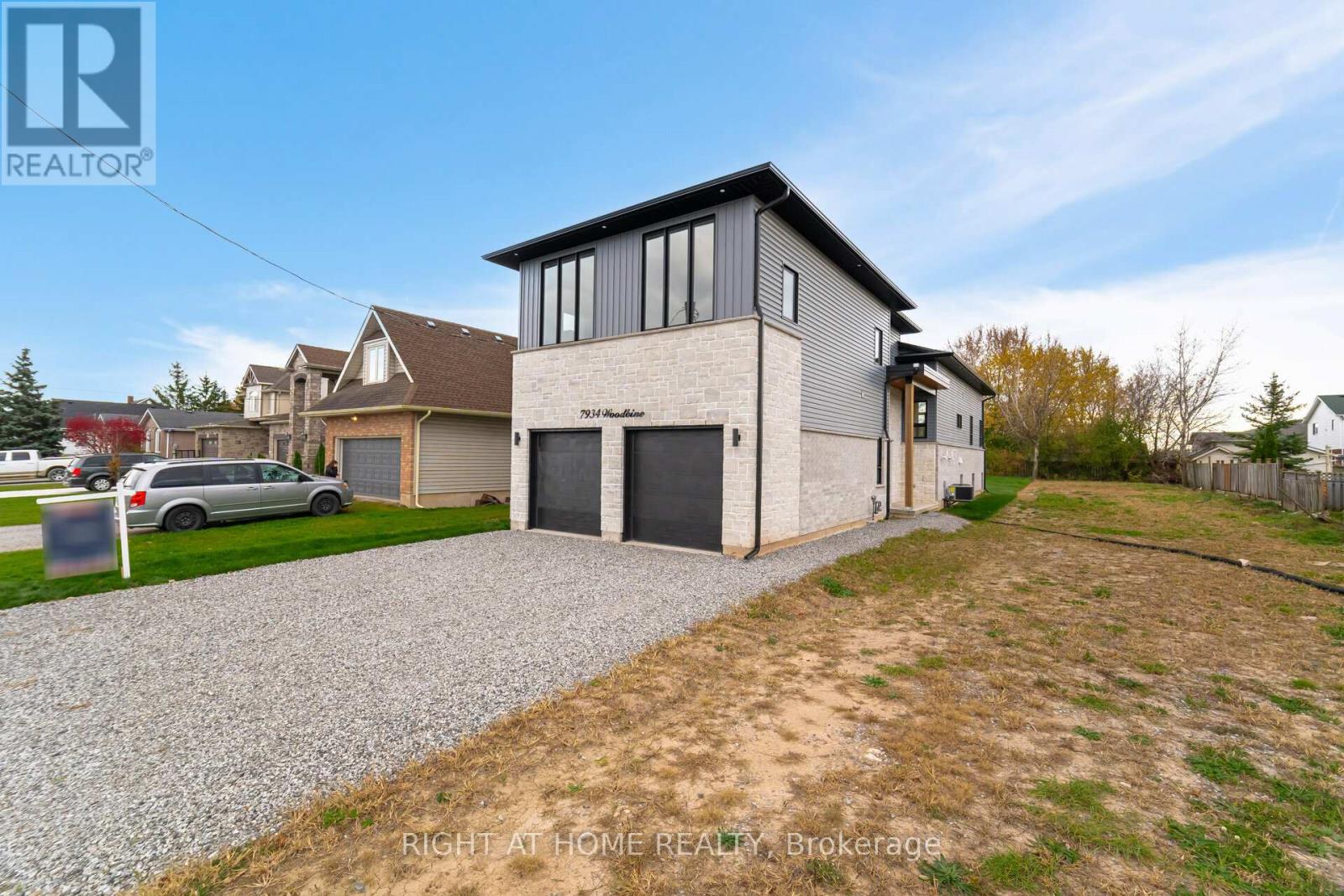 7934 WOODBINE STREET, Niagara Falls, Ontario