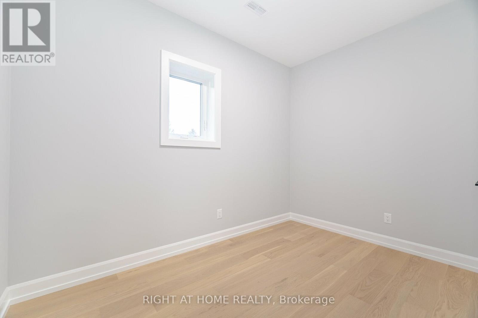 7934 Woodbine Street, Niagara Falls, Ontario  L2H 1C6 - Photo 11 - X12792726