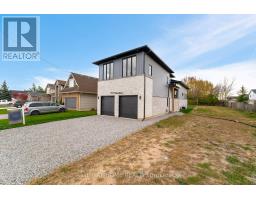 7934 WOODBINE STREET, Niagara Falls, Ontario