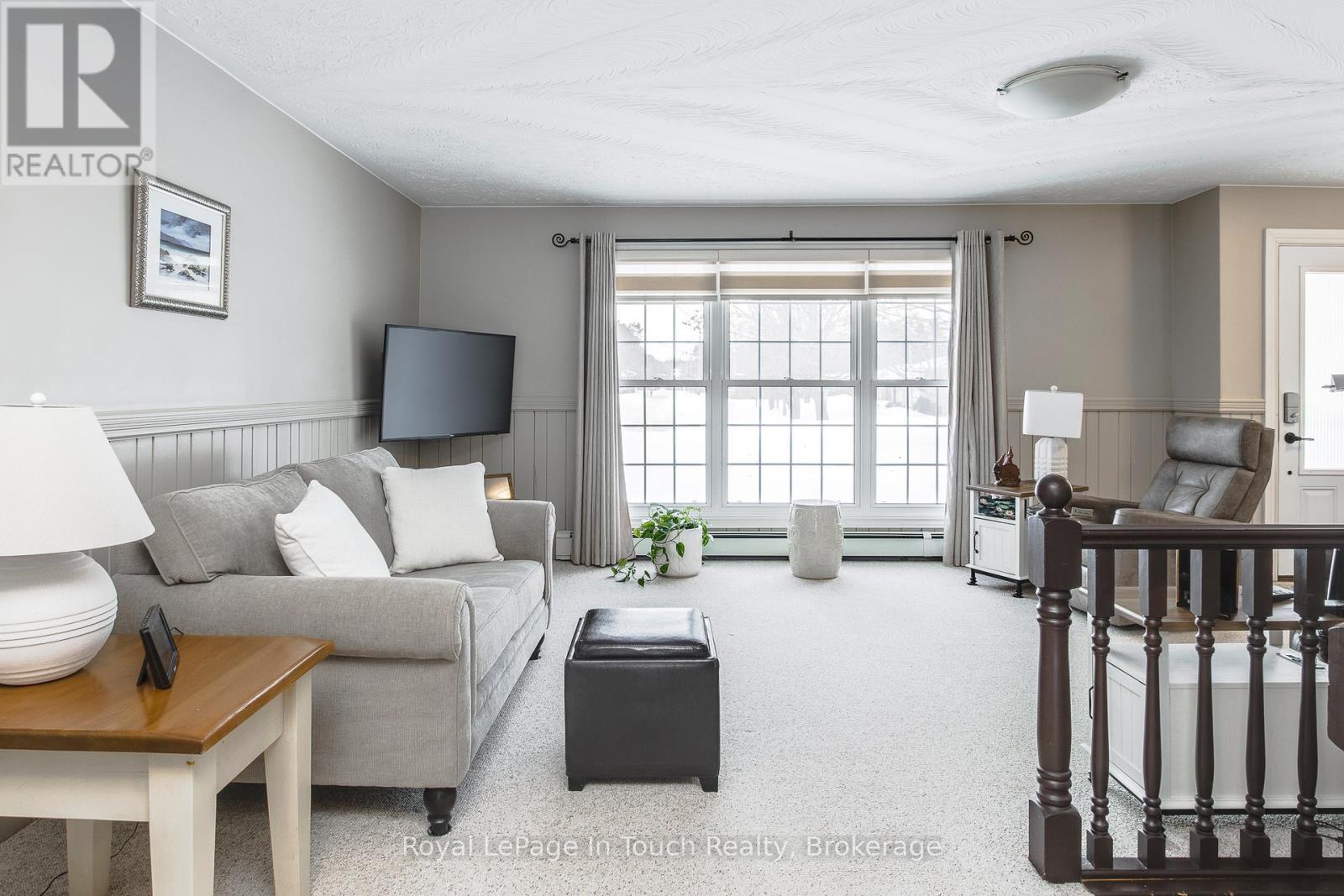 19 Maplegate Road, Tiny (Wyevale), Ontario  L0L 2T0 - Photo 11 - S12792752