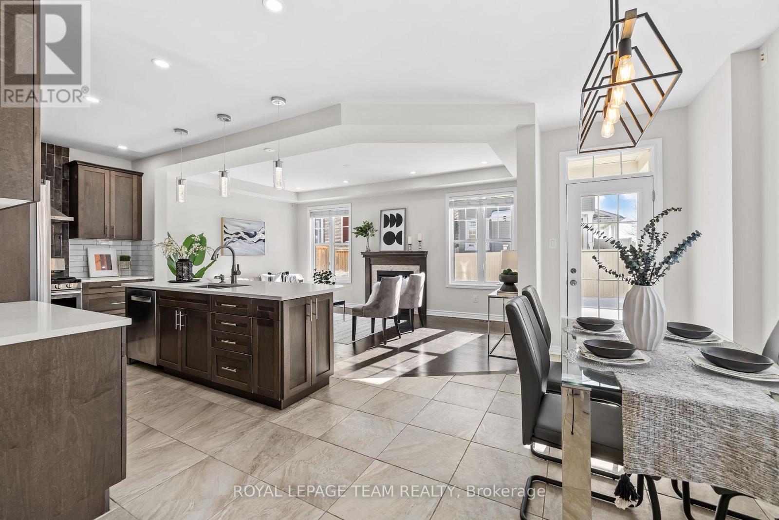 1001 Shimmerton Circle, Ottawa, Ontario  K2M 0L4 - Photo 4 - X12792818