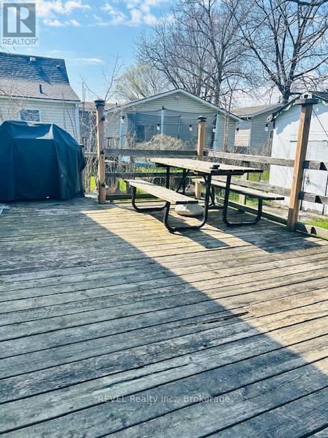 3644 Elm Street, Fort Erie (Ridgeway), Ontario  L0S 1N0 - Photo 18 - X12792730