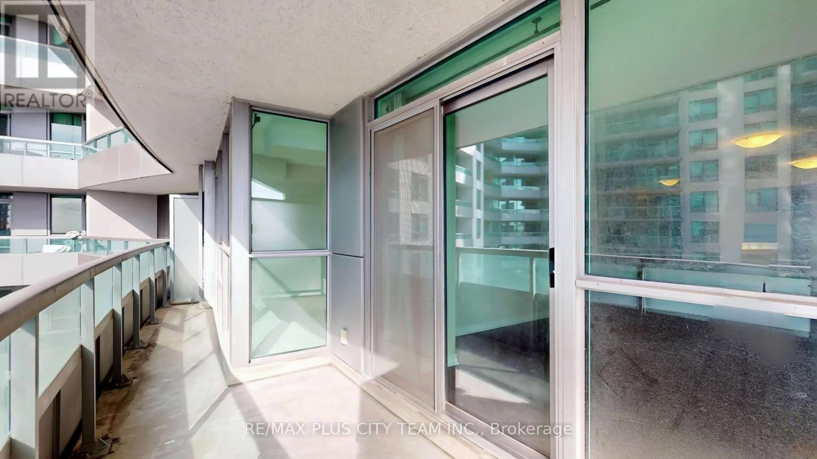 812 - 19 Grand Trunk Crescent, Toronto, Ontario  M5J 3A3 - Photo 23 - C12779288