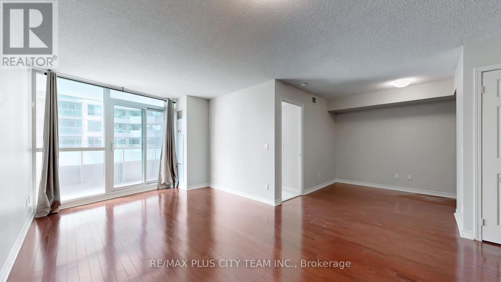 812 - 19 Grand Trunk Crescent, Toronto, Ontario  M5J 3A3 - Photo 7 - C12779288