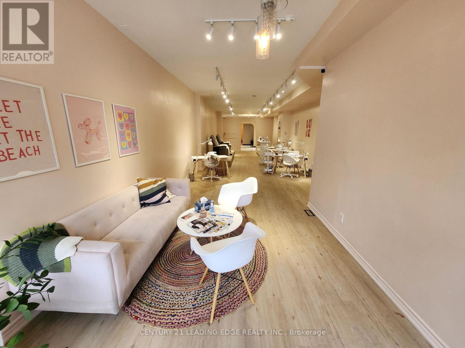 Main Fl - 2193 Queen Street E, Toronto, Ontario  M4E 1E5 - Photo 4 - E12792600