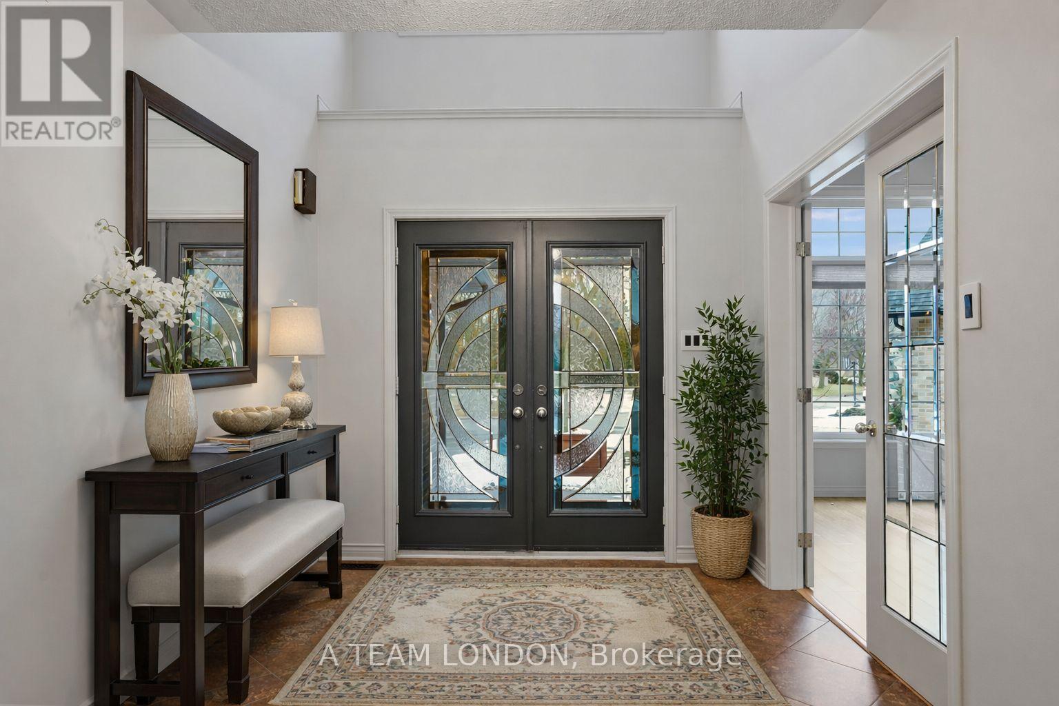 Photo 4 of 49 for 15 Bayside Court