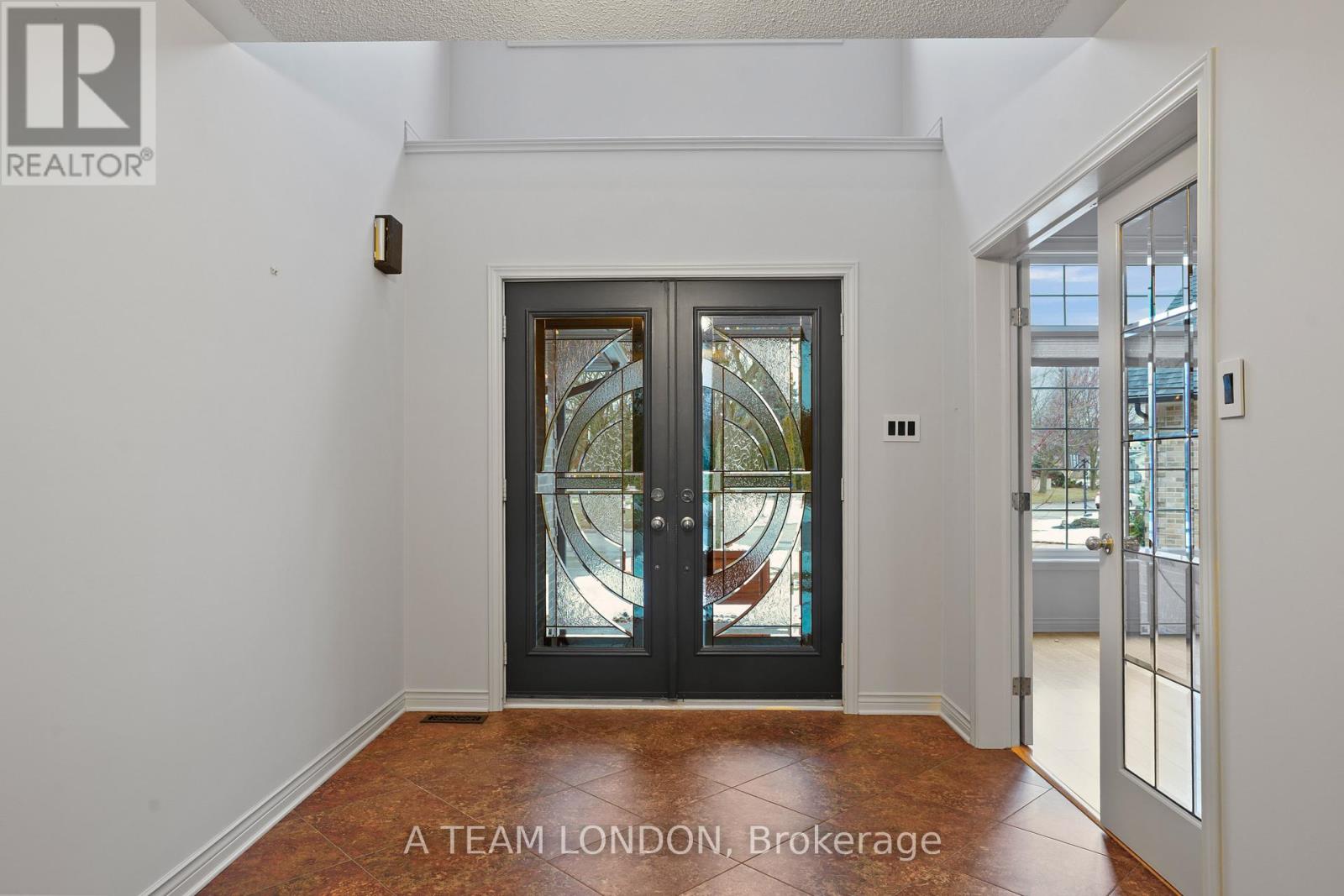 Photo 5 of 49 for 15 Bayside Court