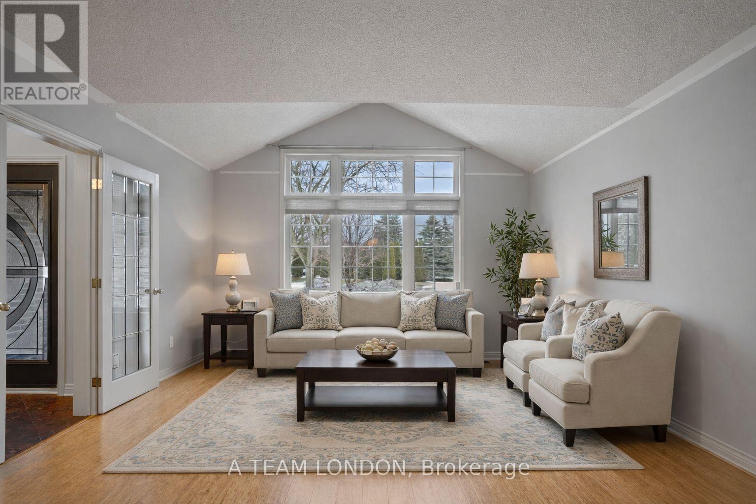 Photo 7 of 49 for 15 Bayside Court