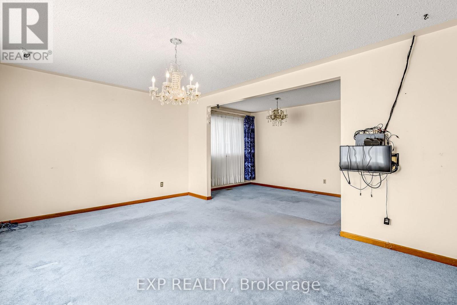 Photo 4 of 44 for 73 Alayne Crescent