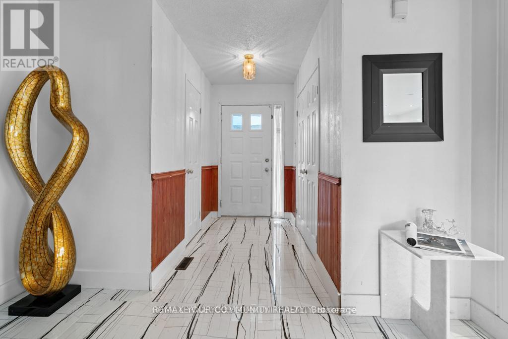 104 Garden Drive, Barrie, Ontario  L4N 5K2 - Photo 4 - S12786640