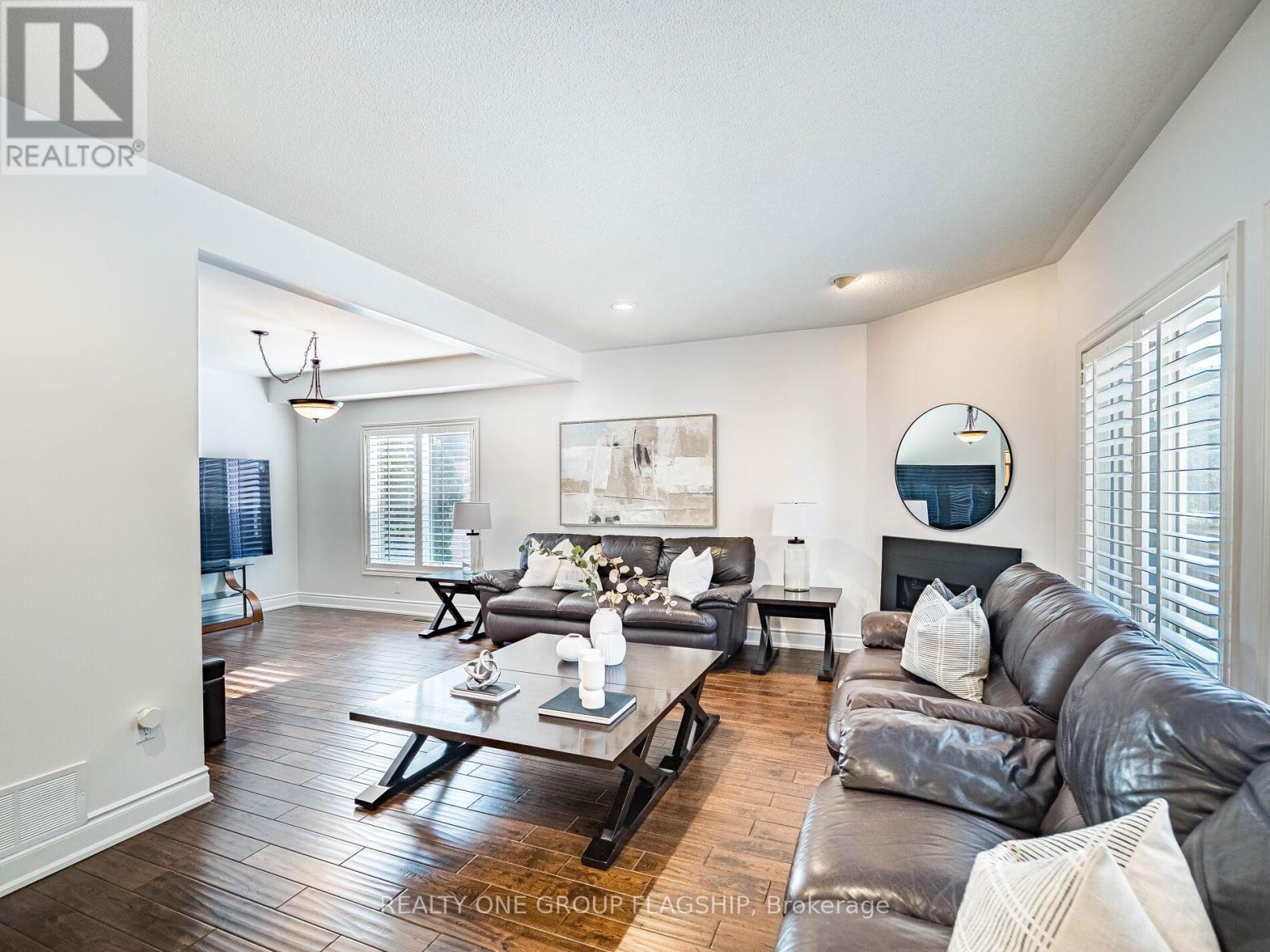 5290 Hilton Court, Mississauga, Ontario  L5M 5B5 - Photo 12 - W12779020