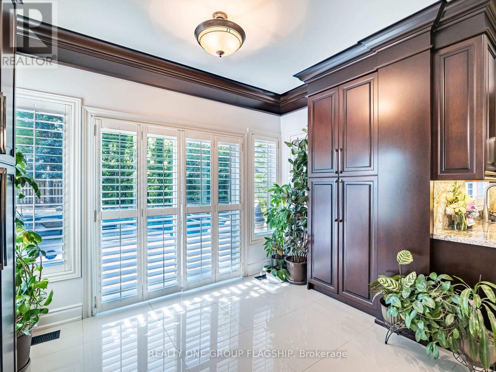 5290 Hilton Court, Mississauga, Ontario  L5M 5B5 - Photo 16 - W12779020