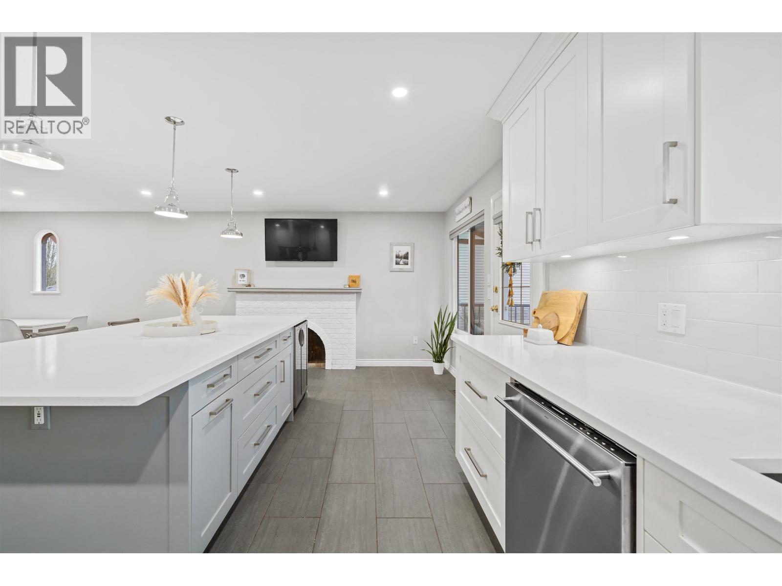 21157 Stonehouse Avenue, Maple Ridge, British Columbia  V2X 9Y7 - Photo 8 - R3090223