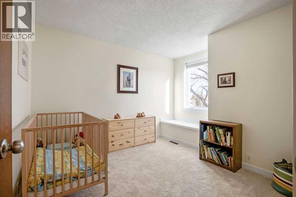 220 Scenic Way Nw, Calgary, Alberta  T3L 1B8 - Photo 18 - A2285871