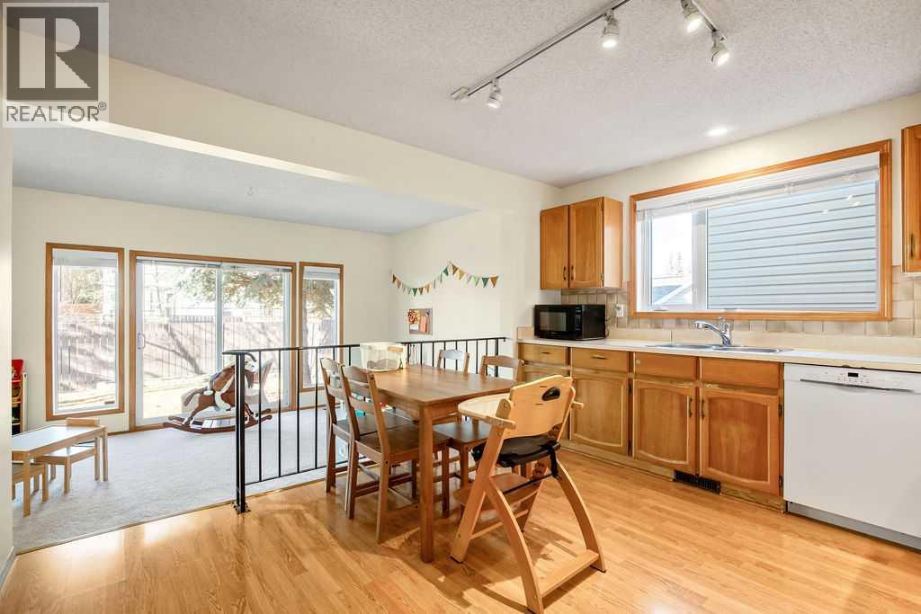 220 Scenic Way Nw, Calgary, Alberta  T3L 1B8 - Photo 11 - A2285871