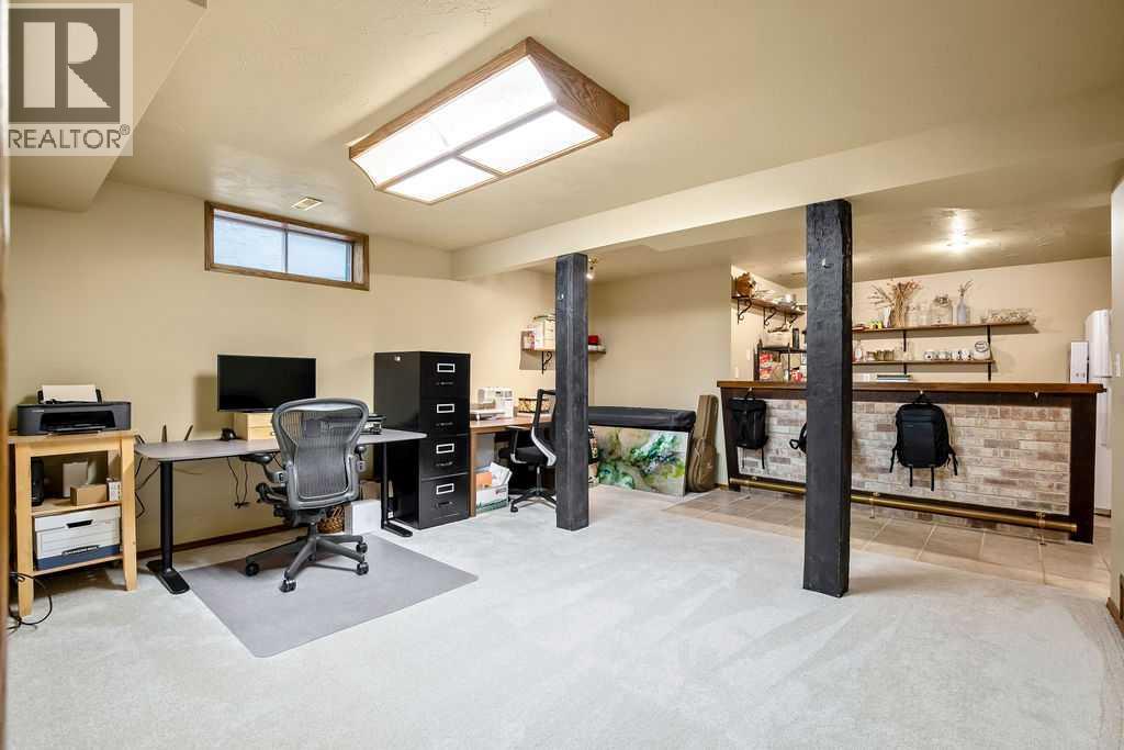 220 Scenic Way Nw, Calgary, Alberta  T3L 1B8 - Photo 28 - A2285871