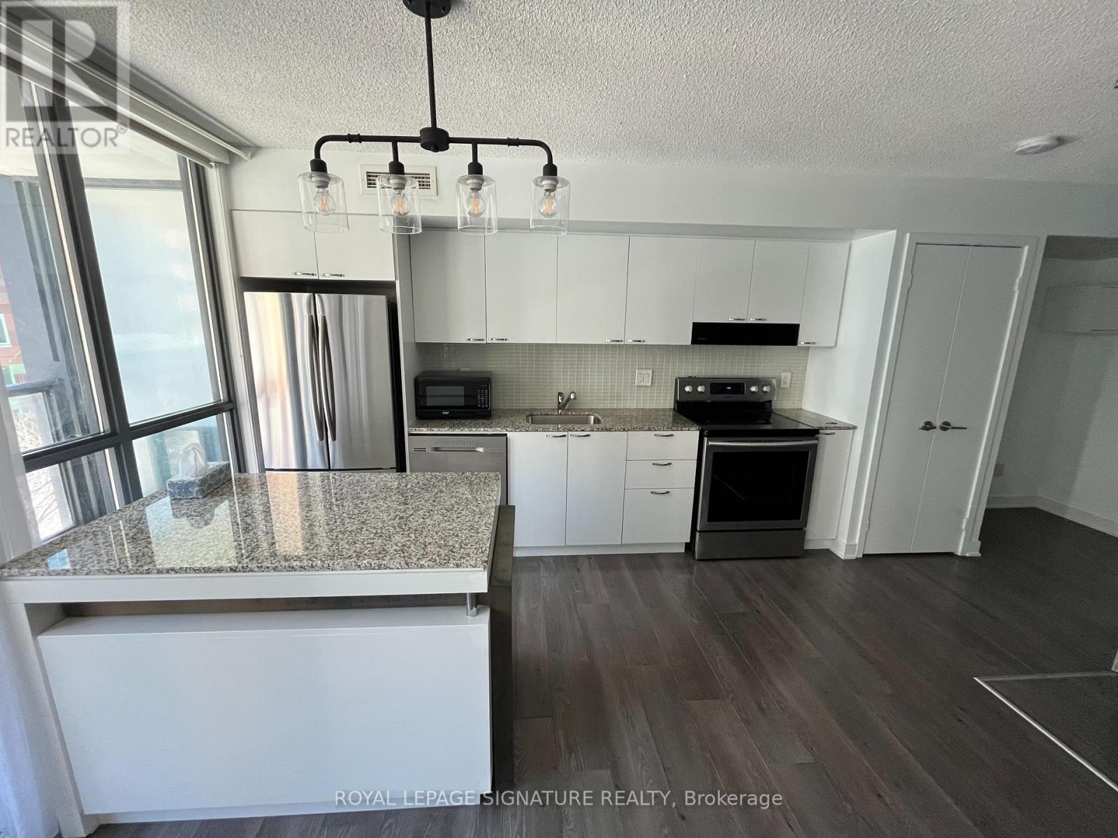 410 - 110 Charles Street E, Toronto, Ontario  M4Y 1T5 - Photo 2 - C12792762