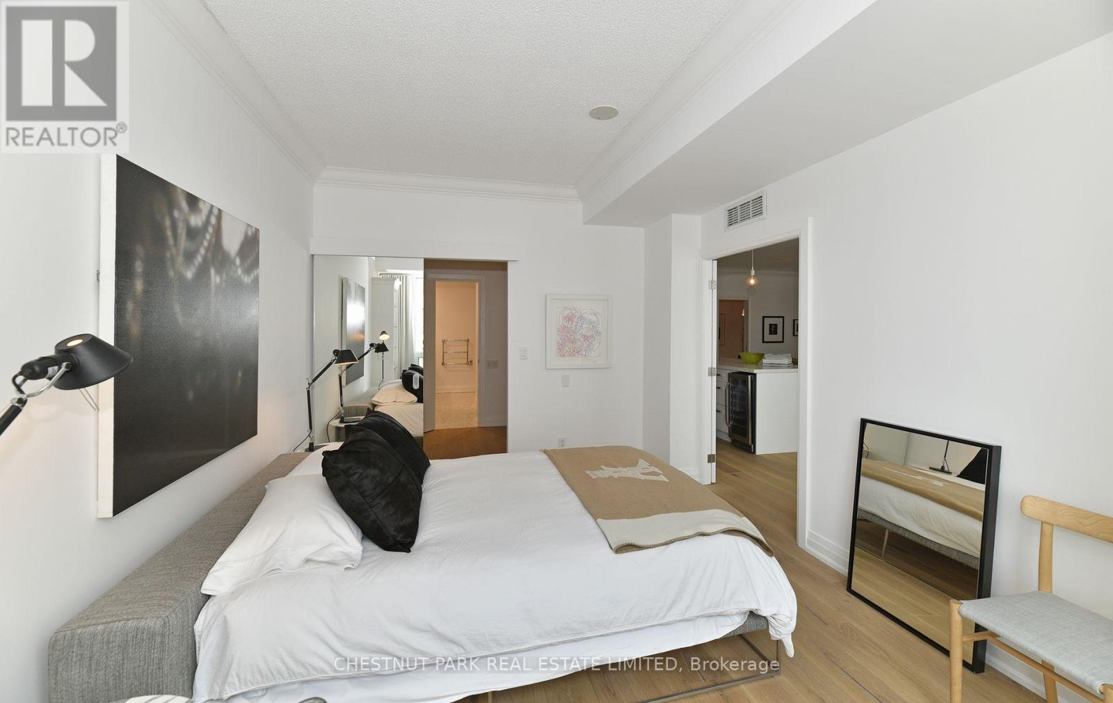 801 - 20 Scrivener Square, Toronto, Ontario  M4W 3X9 - Photo 16 - C12792764