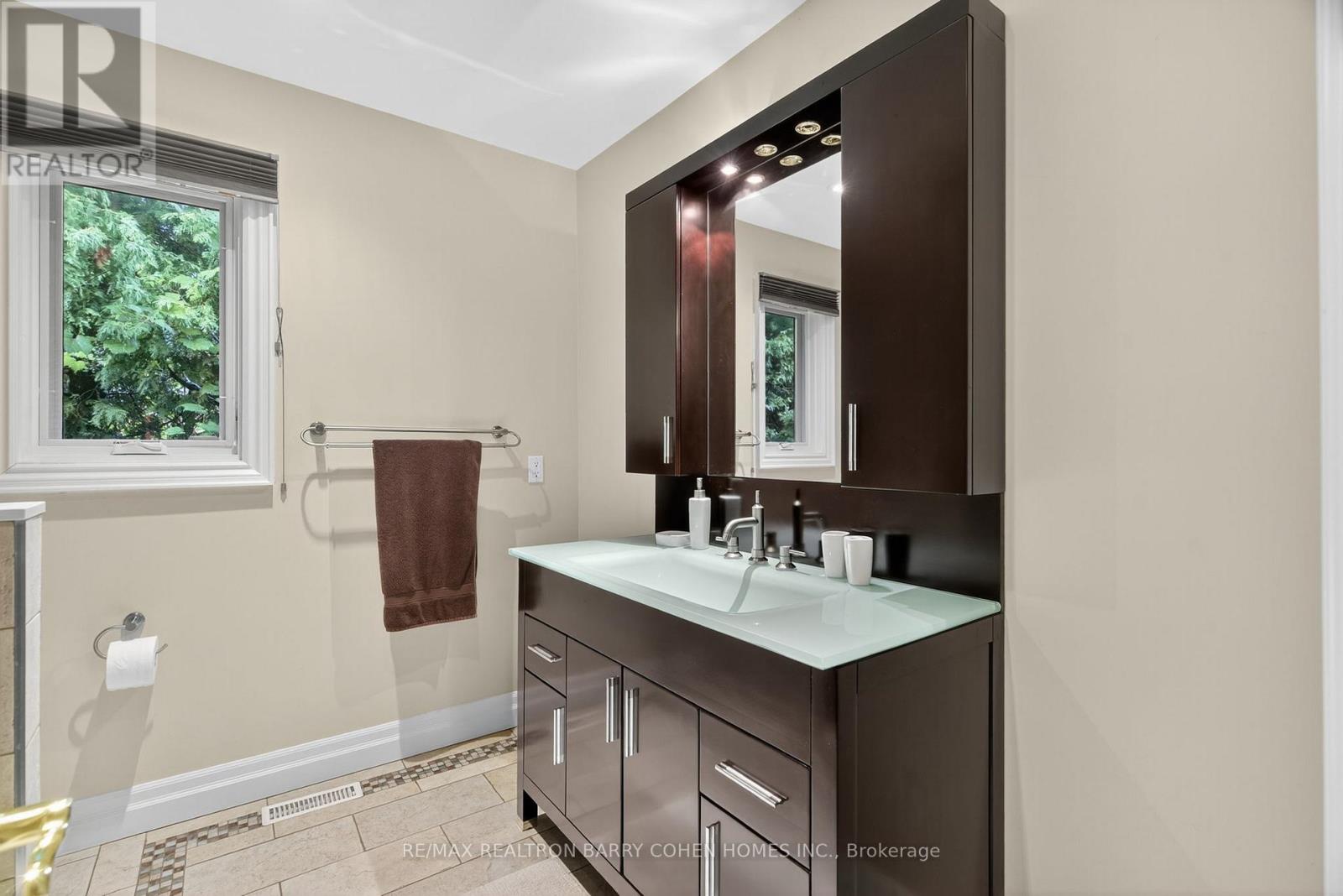 84 Truman Road, Toronto, Ontario  M2L 2L6 - Photo 31 - C12792772