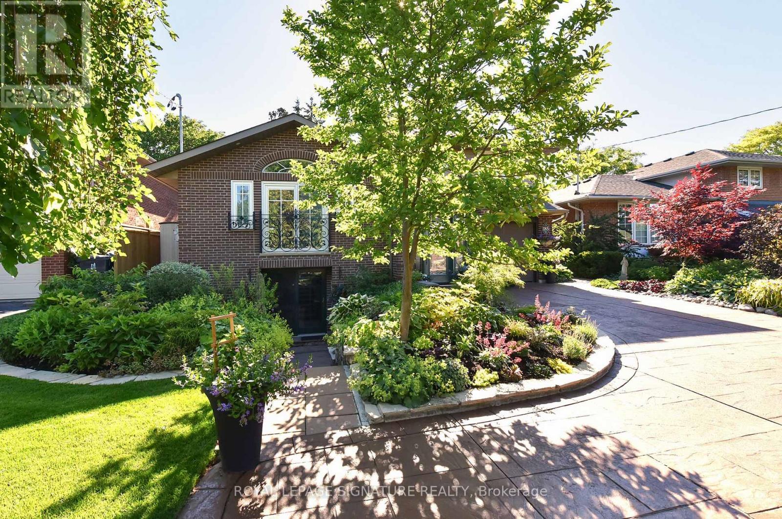 185 Sloane Avenue, Toronto, Ontario  M4A 2C5 - Photo 5 - C12792884