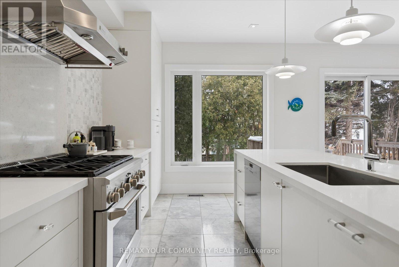 498 Melrose Avenue, Toronto, Ontario  M5M 2A2 - Photo 13 - C12792886