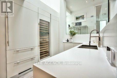 41 Berryman Street, Toronto, Ontario  M5R 1M7 - Photo 5 - C12792910