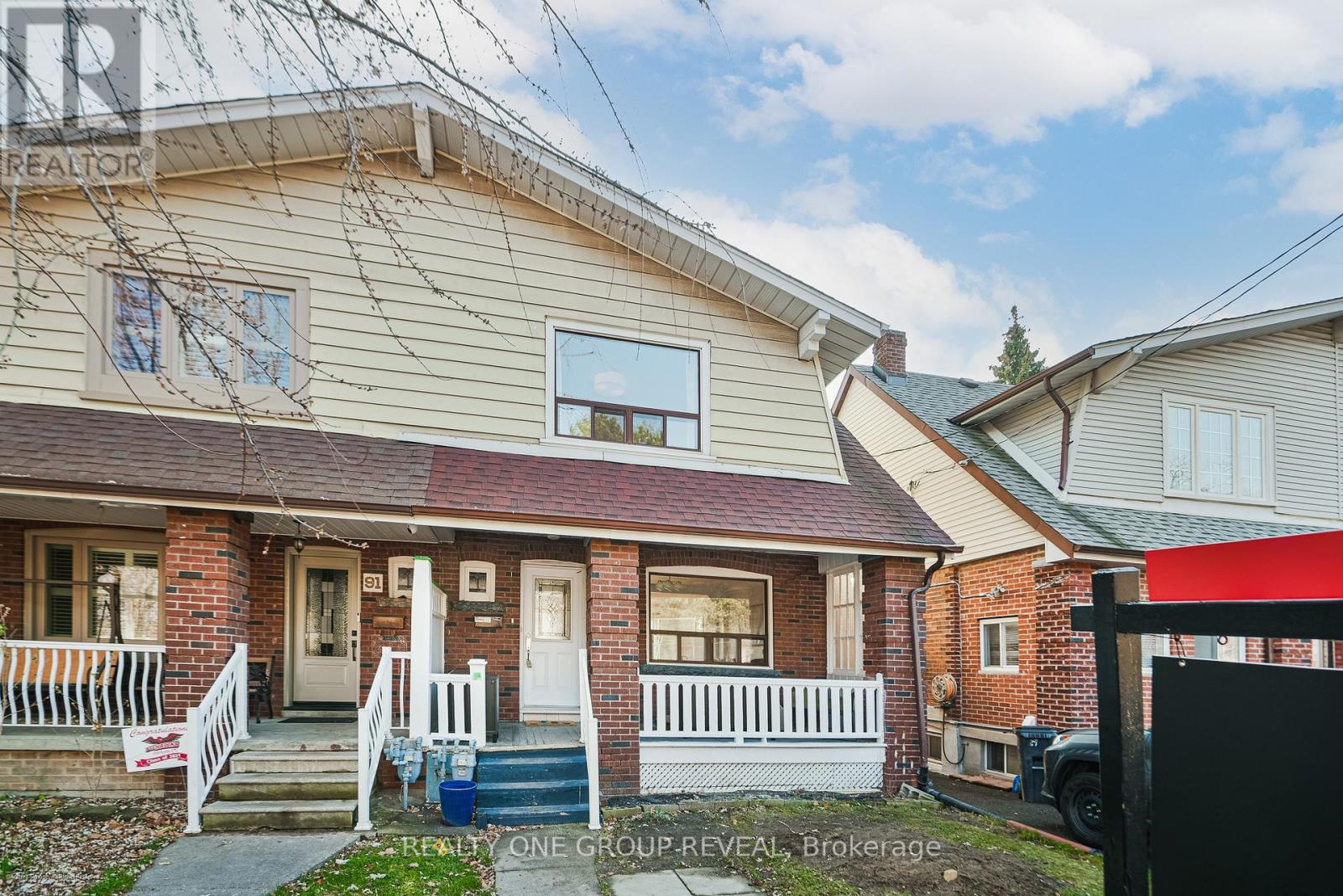 UPPER - 89 STRATHMORE BOULEVARD, Toronto, Ontario