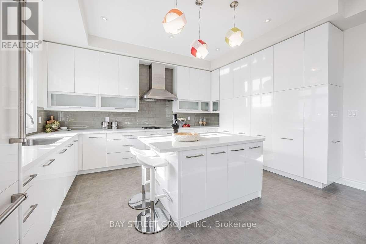 29 Creekvalley Lane, Markham, Ontario  L6C 0Y7 - Photo 14 - N12792848