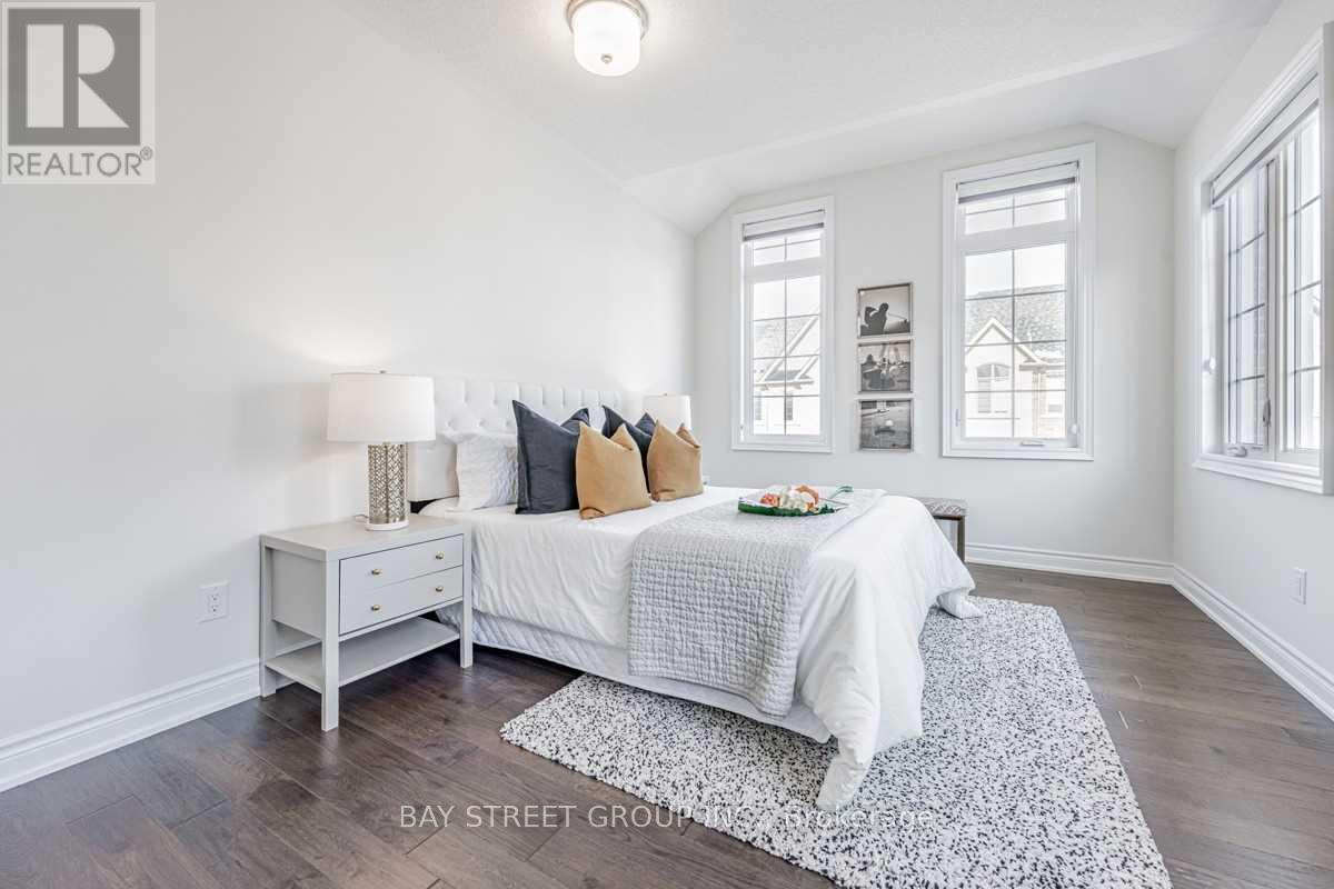 29 Creekvalley Lane, Markham, Ontario  L6C 0Y7 - Photo 18 - N12792848