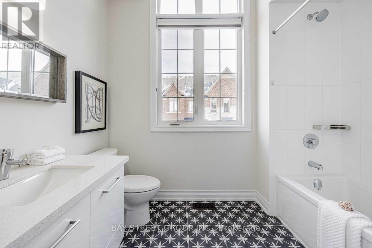 29 Creekvalley Lane, Markham, Ontario  L6C 0Y7 - Photo 21 - N12792848