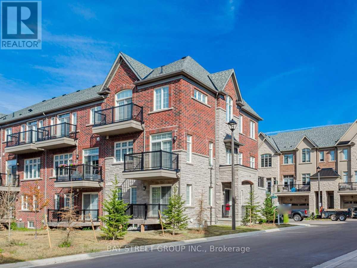 29 Creekvalley Lane, Markham, Ontario  L6C 0Y7 - Photo 5 - N12792848