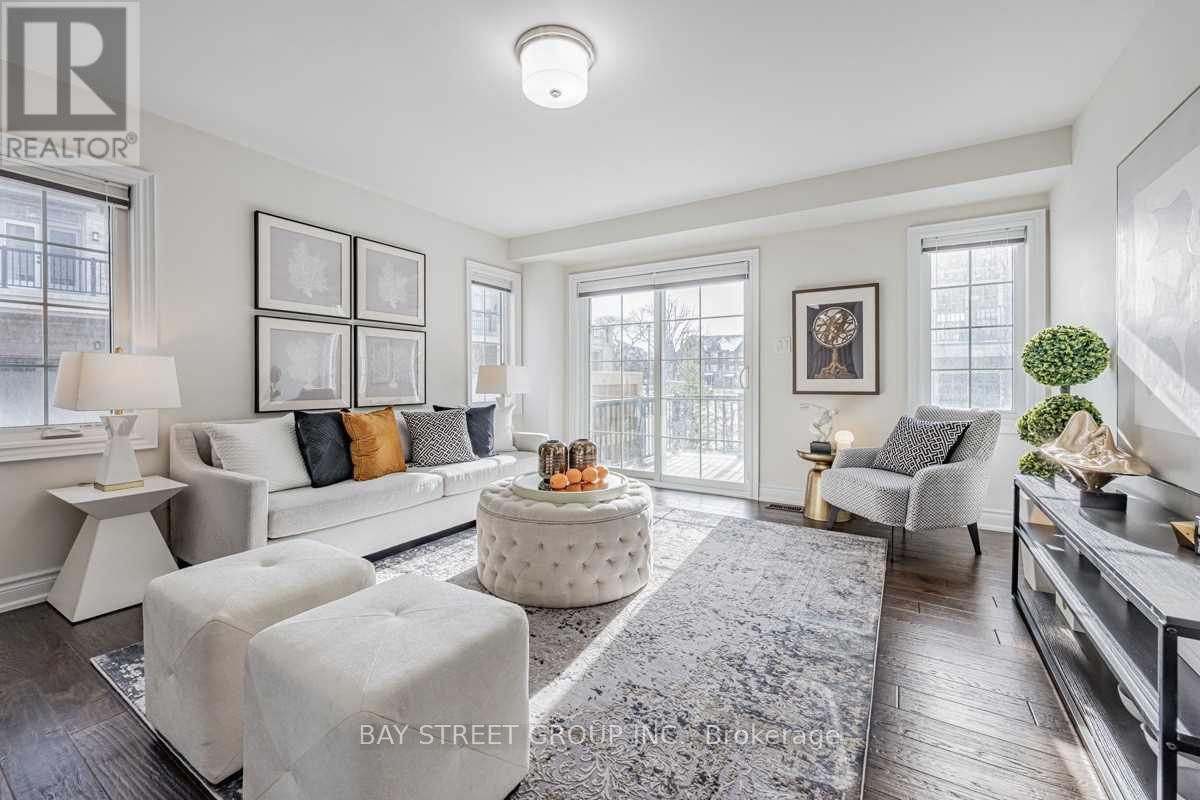 29 Creekvalley Lane, Markham, Ontario  L6C 0Y7 - Photo 7 - N12792848