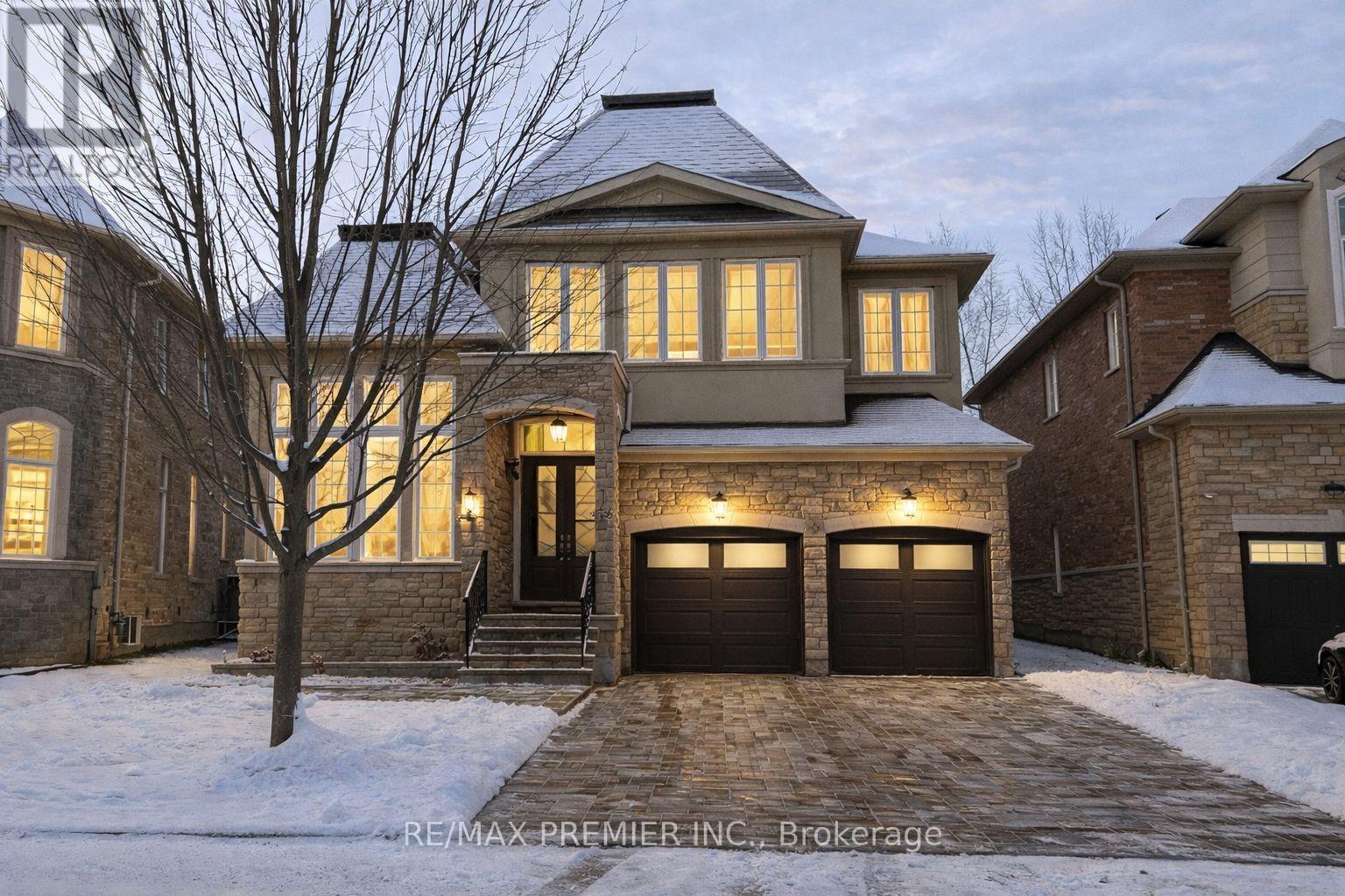 64 HEINTZMAN CRESCENT, Vaughan, Ontario