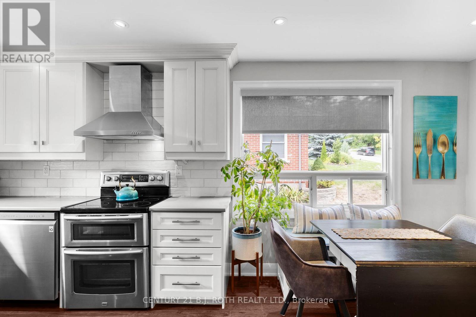 14 St Vincent Street, Barrie (North Shore), Ontario  L4M 3Y2 - Photo 9 - S12792756