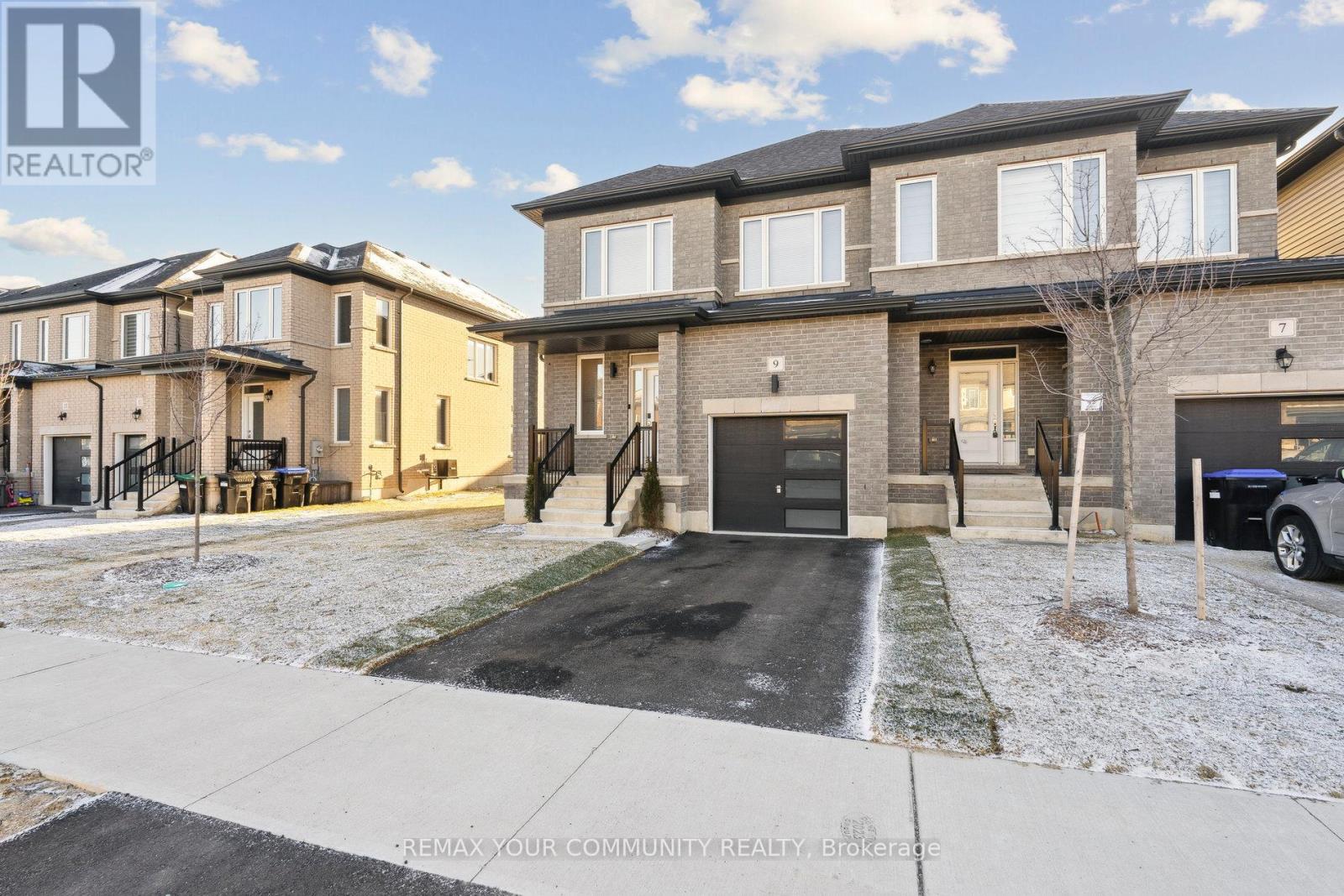 9 Lisa Street, Wasaga Beach, Ontario  L9Z 0K9 - Photo 2 - S12792786