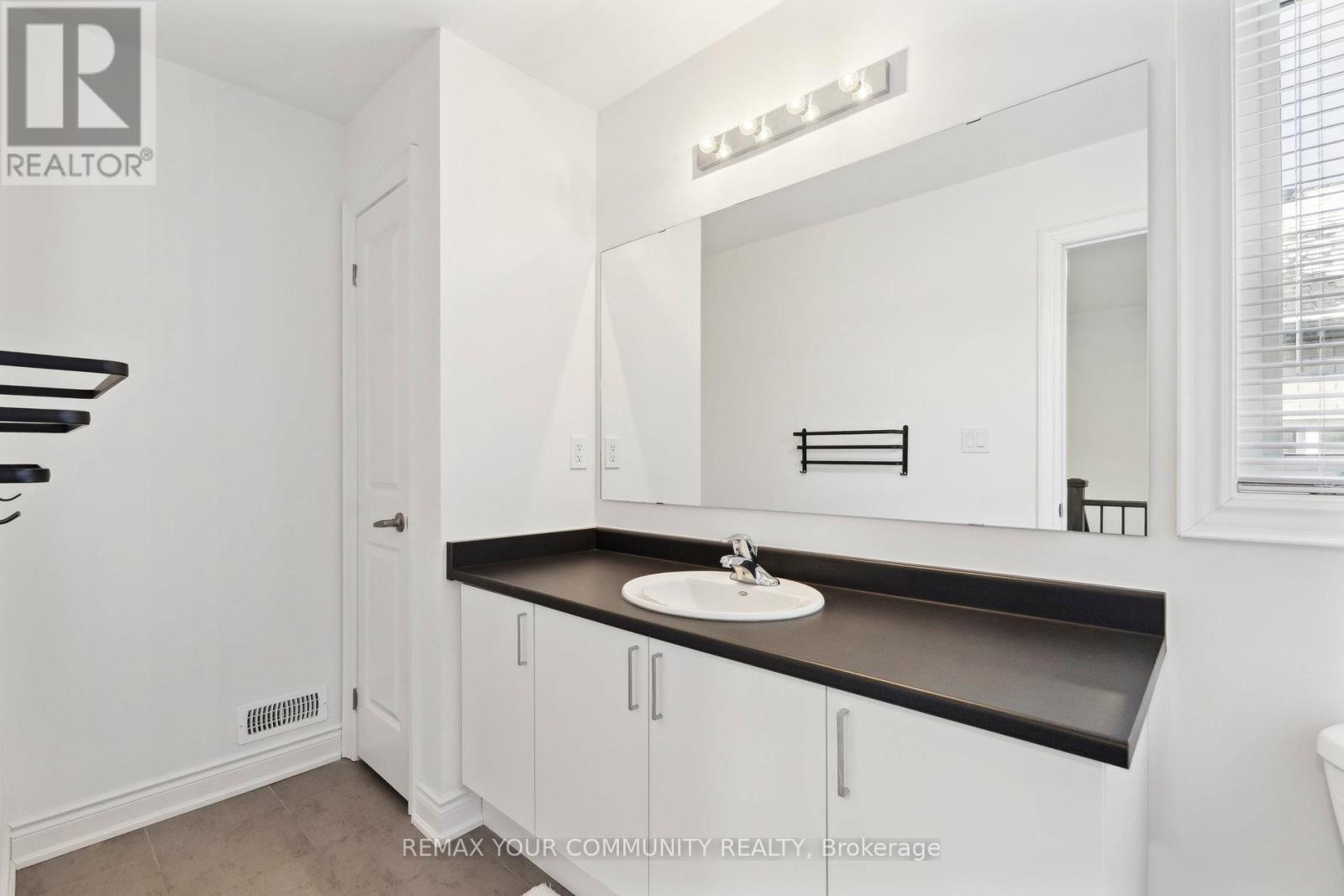 9 Lisa Street, Wasaga Beach, Ontario  L9Z 0K9 - Photo 27 - S12792786