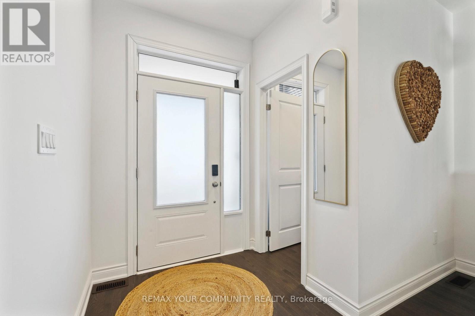 9 Lisa Street, Wasaga Beach, Ontario  L9Z 0K9 - Photo 7 - S12792786