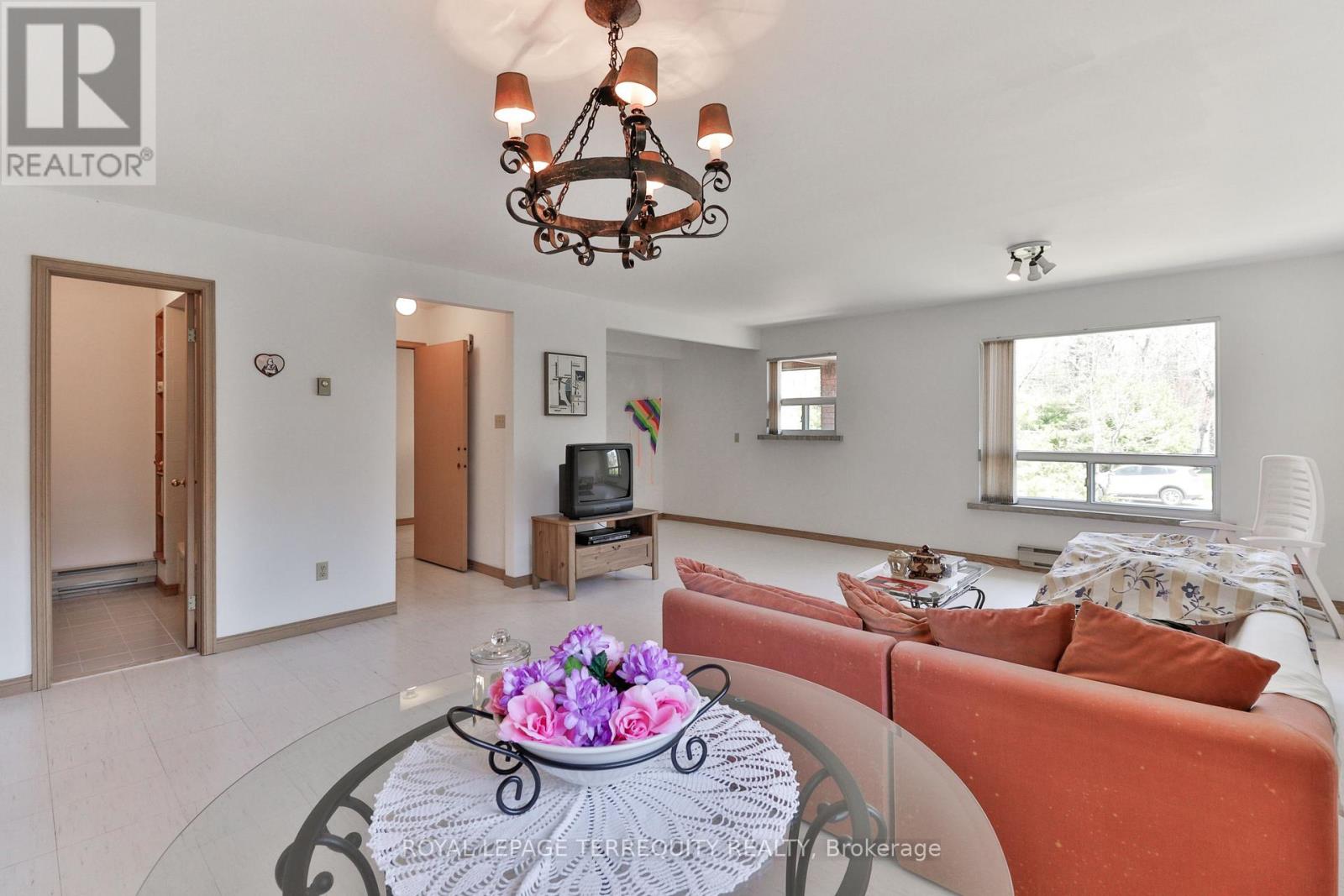 46 Stocco Circle, Tiny, Ontario  L0L 2T0 - Photo 12 - S12792830