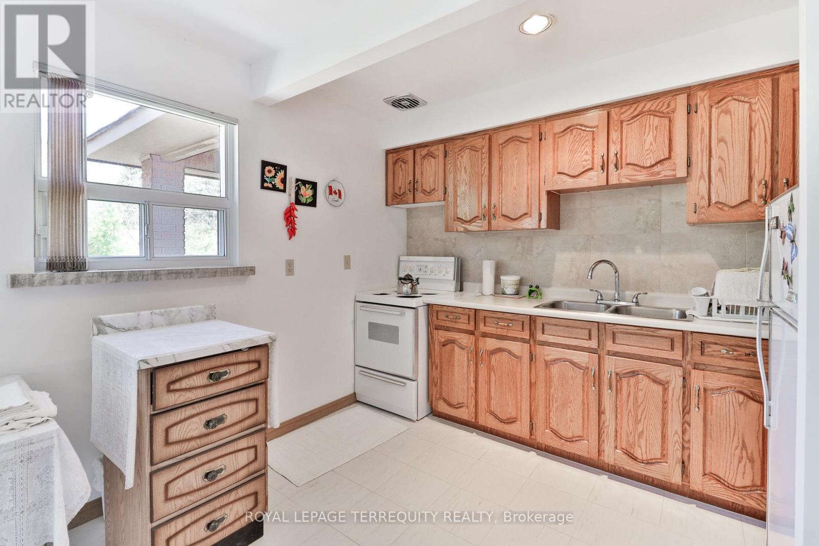 46 Stocco Circle, Tiny, Ontario  L0L 2T0 - Photo 4 - S12792830