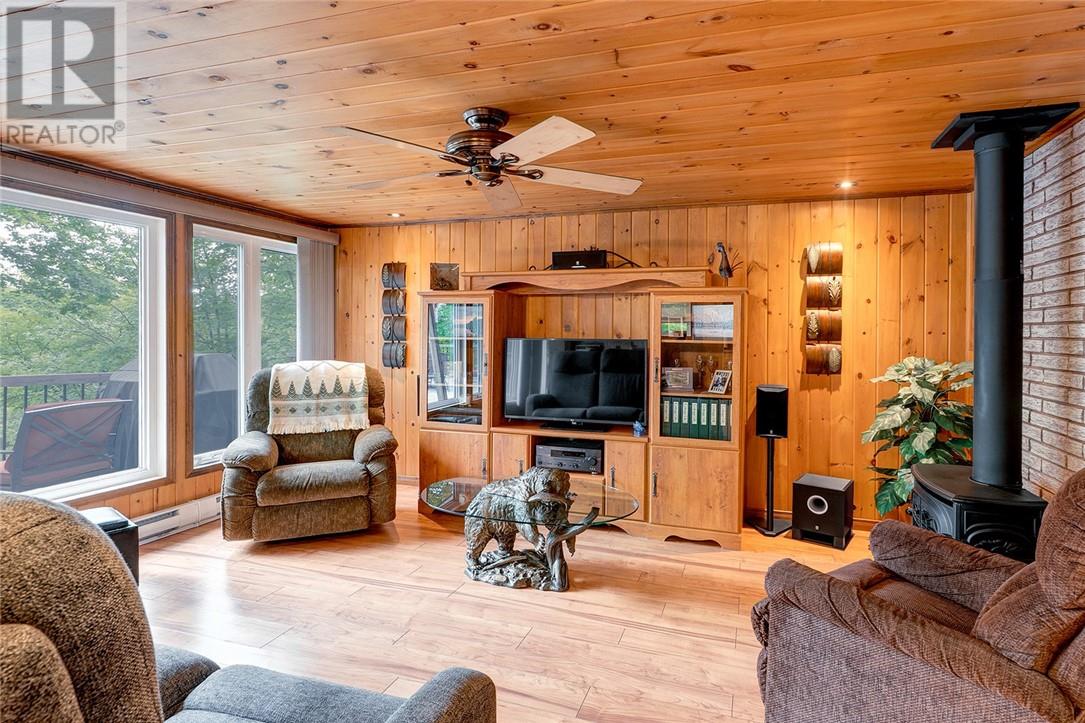 700 Bayline Drive, Mckerrow, Ontario  P0P 1M0 - Photo 12 - 2126463