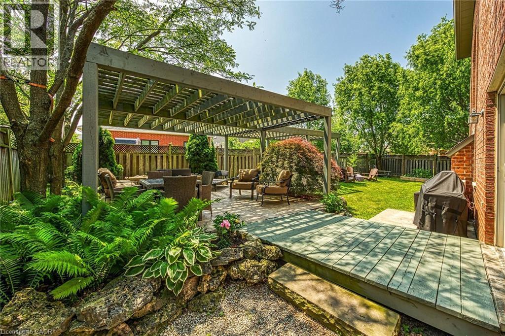 4 Moonstone Court, Hamilton, Ontario  L9B 2Y1 - Photo 39 - 40805563