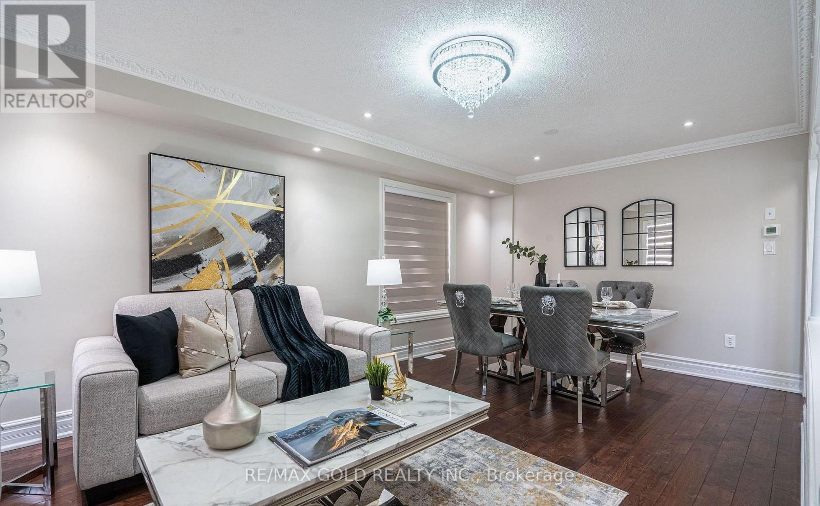 10 Leopard Gate, Brampton, Ontario  L6R 2E5 - Photo 2 - W12792766