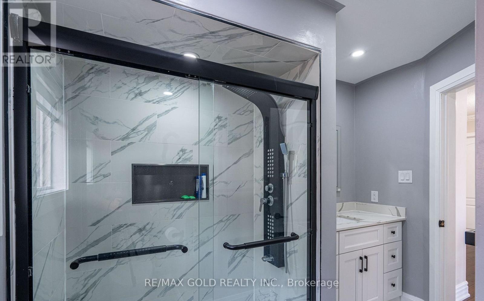 10 Leopard Gate, Brampton, Ontario  L6R 2E5 - Photo 24 - W12792766