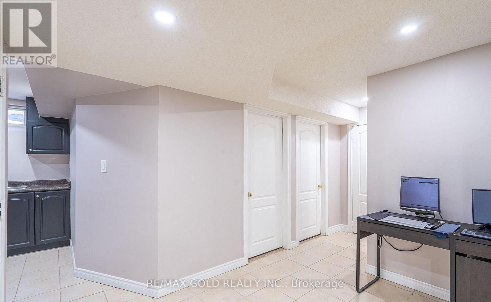 10 Leopard Gate, Brampton, Ontario  L6R 2E5 - Photo 38 - W12792766