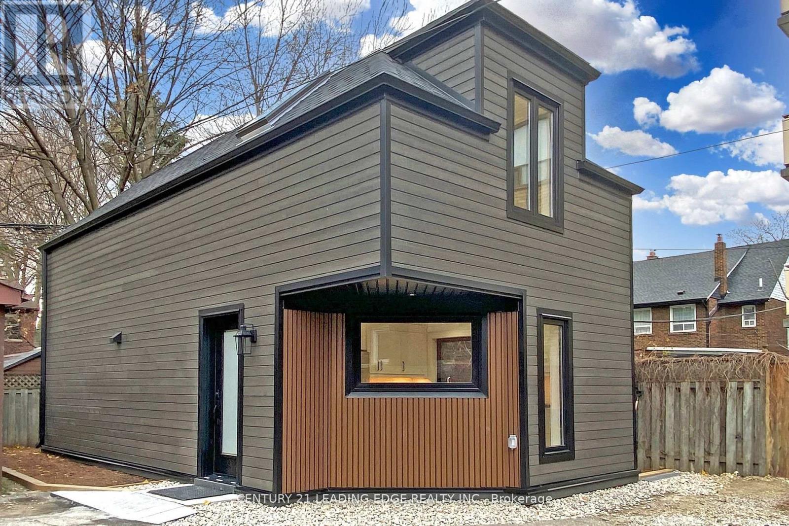 Coach - 388 Jane Street, Toronto, Ontario  M6S 3Z5 - Photo 3 - W12792792