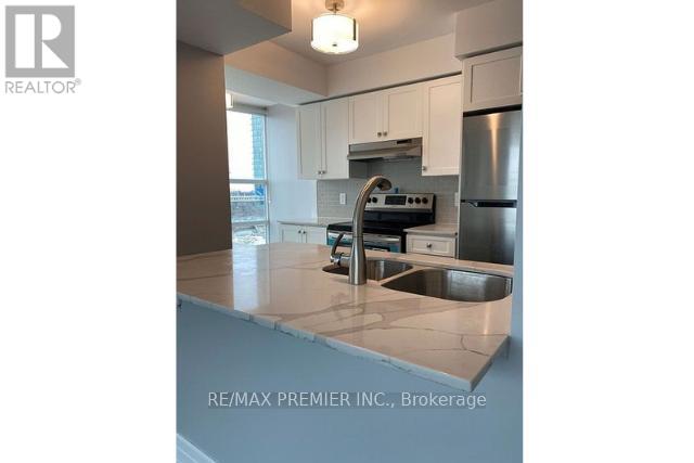 612 - 33 Elm Drive W, Mississauga, Ontario  L5B 4M1 - Photo 14 - W12792806