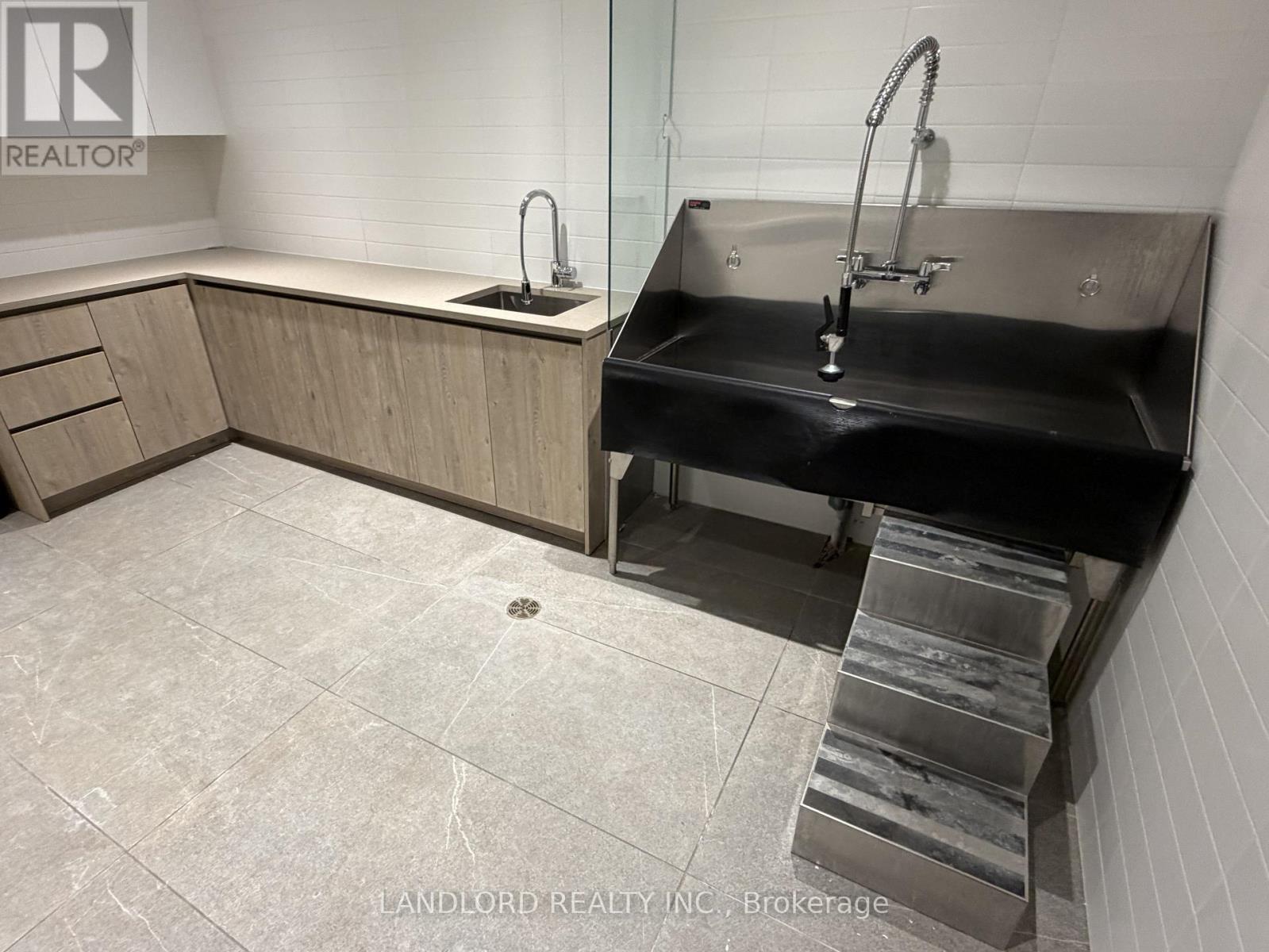 1205 - 3100 Keele Street, Toronto, Ontario  M3M 0E1 - Photo 32 - W12792822